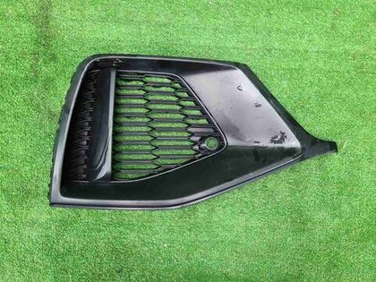 Решетка переднего бампера Audi Q8 (18-23) S-line