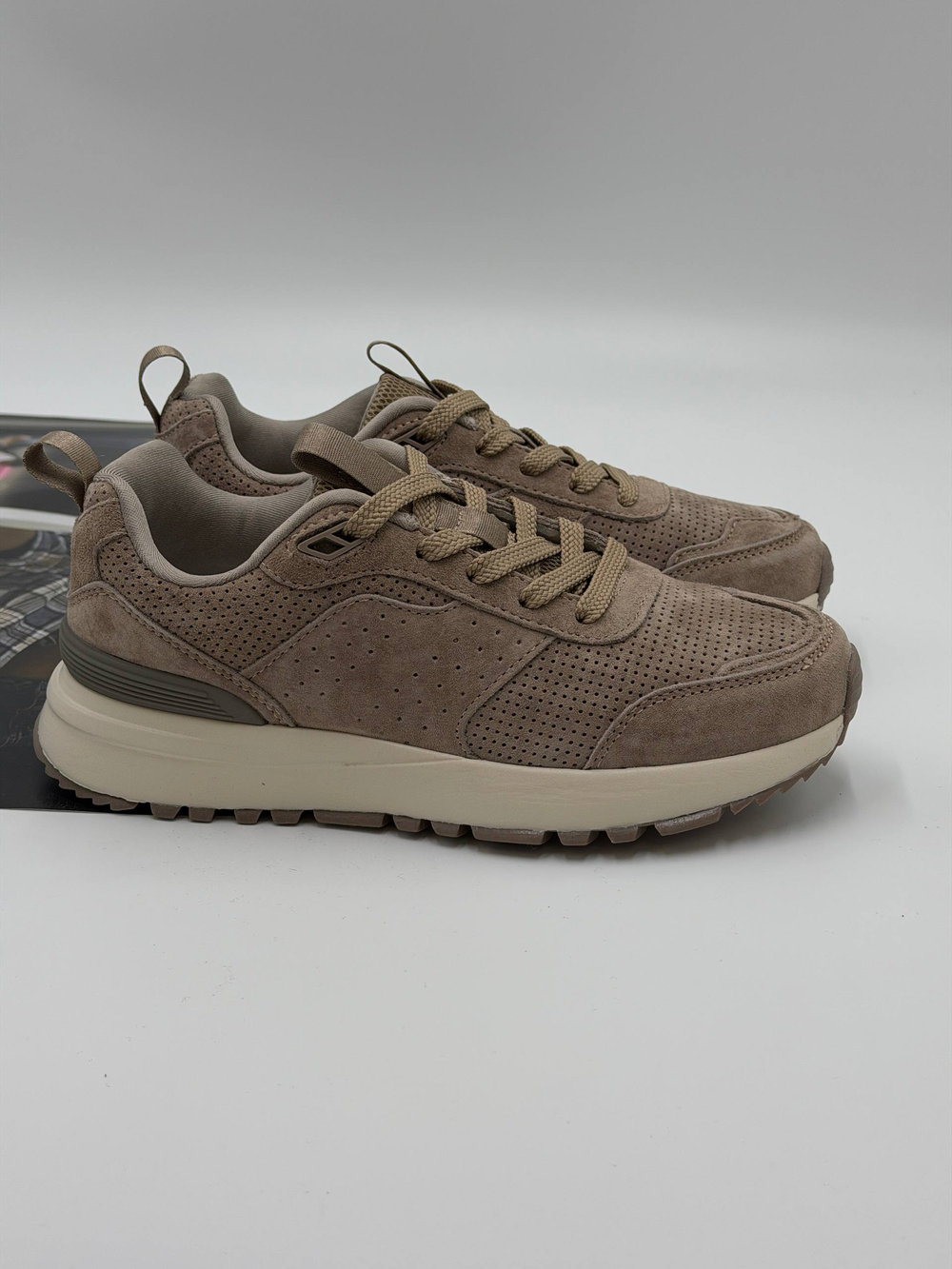 Кроссовки женские натуральная кожа арт. 283-1 цвет "бежево-коричневый"