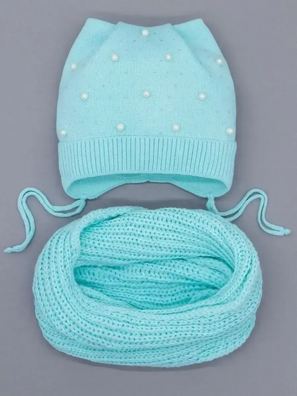 Шапка для девочки осенняя и снуд ушками