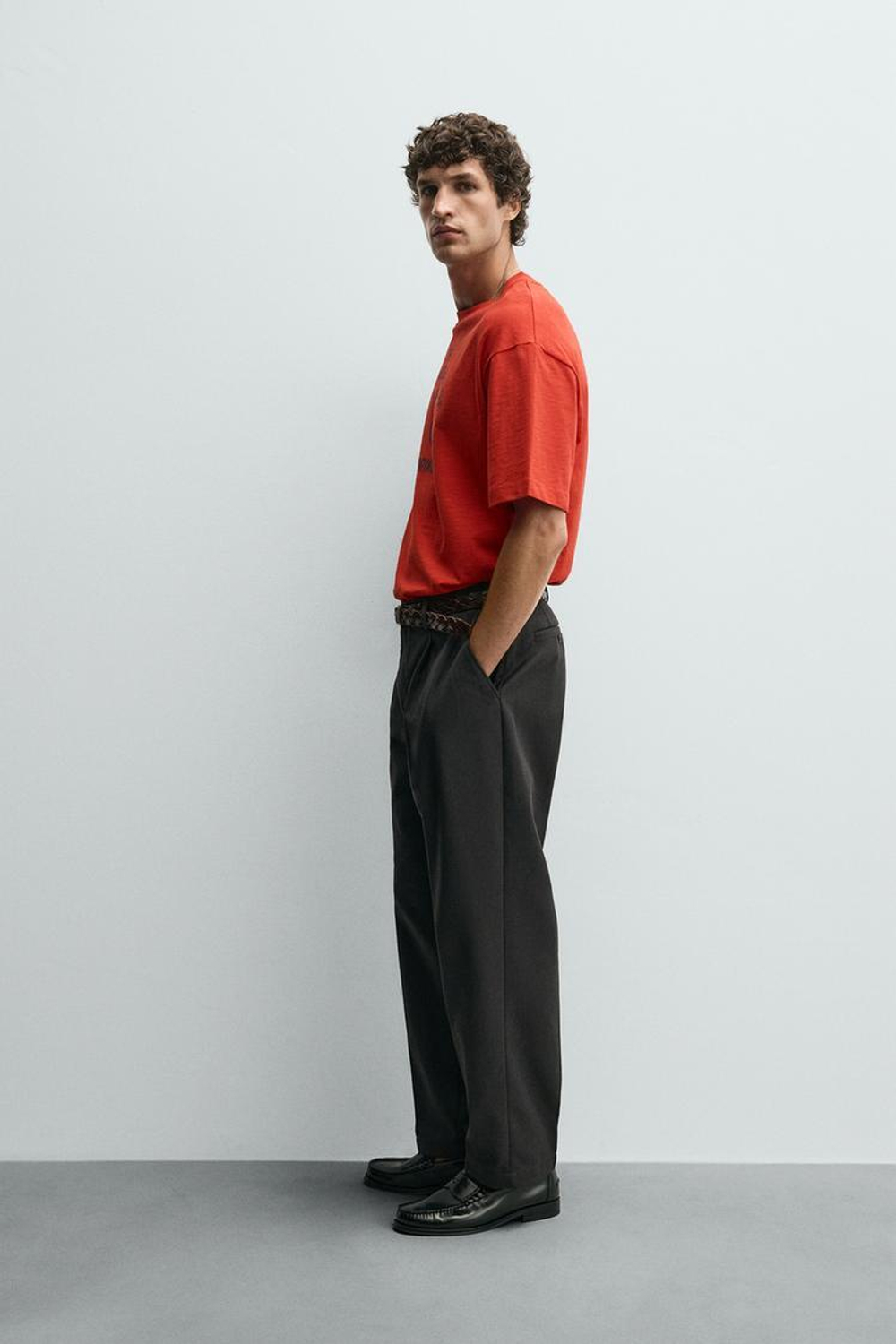 ZARA ФУТБОЛКА С КОНТРАСТНЫМ ПРИНТОМ, КРАСНЫЙ