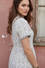 Платье из теплого хлопка с кружевом