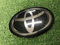 Эмблема решетки радиатора Toyota Camry xv70 17-21