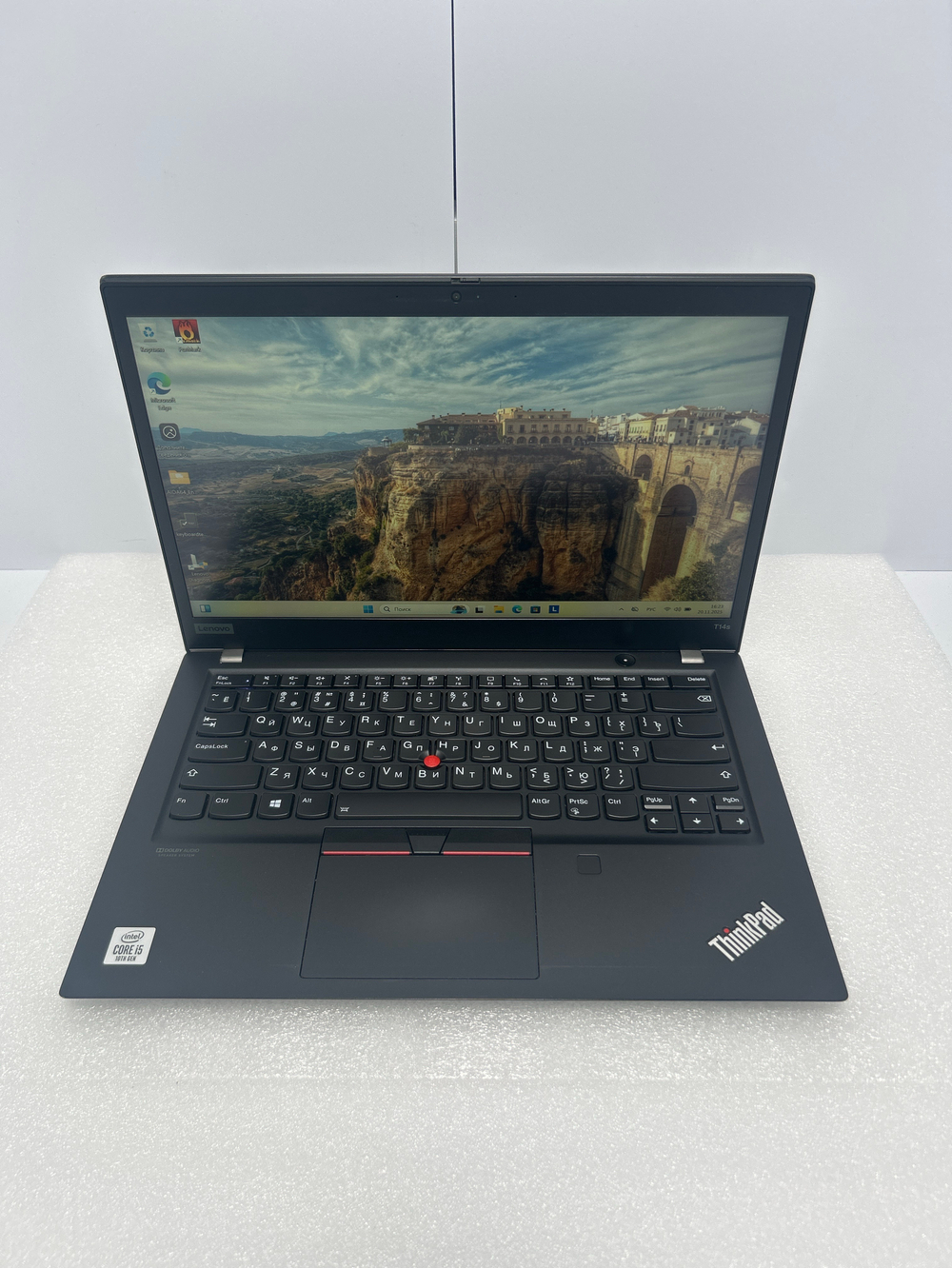 Ноутбук Lenovo ThinkPad T14s (20T0001BRT) 14"/Intel Core i5 10210U/RAM 16 GB/SSD 512 GB/Intel UHD Graphics/1920x1080/IPS/Windows 11/Подсветка кл-ры: LED/черный. Состояние: Уценка/большой след. на матрице от клавиатуры