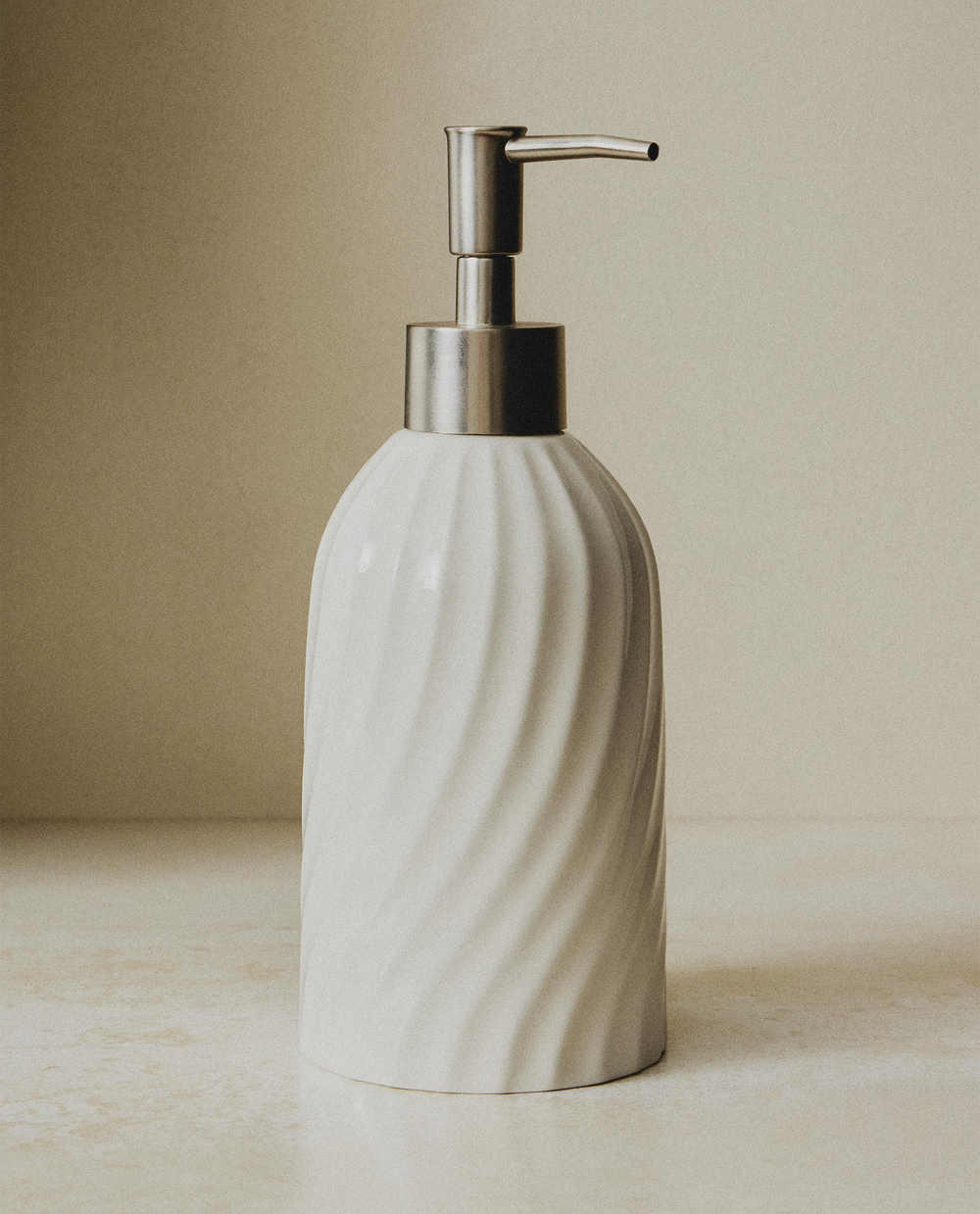 Zara Home дозатор для жидкого мыла, керамика, белый