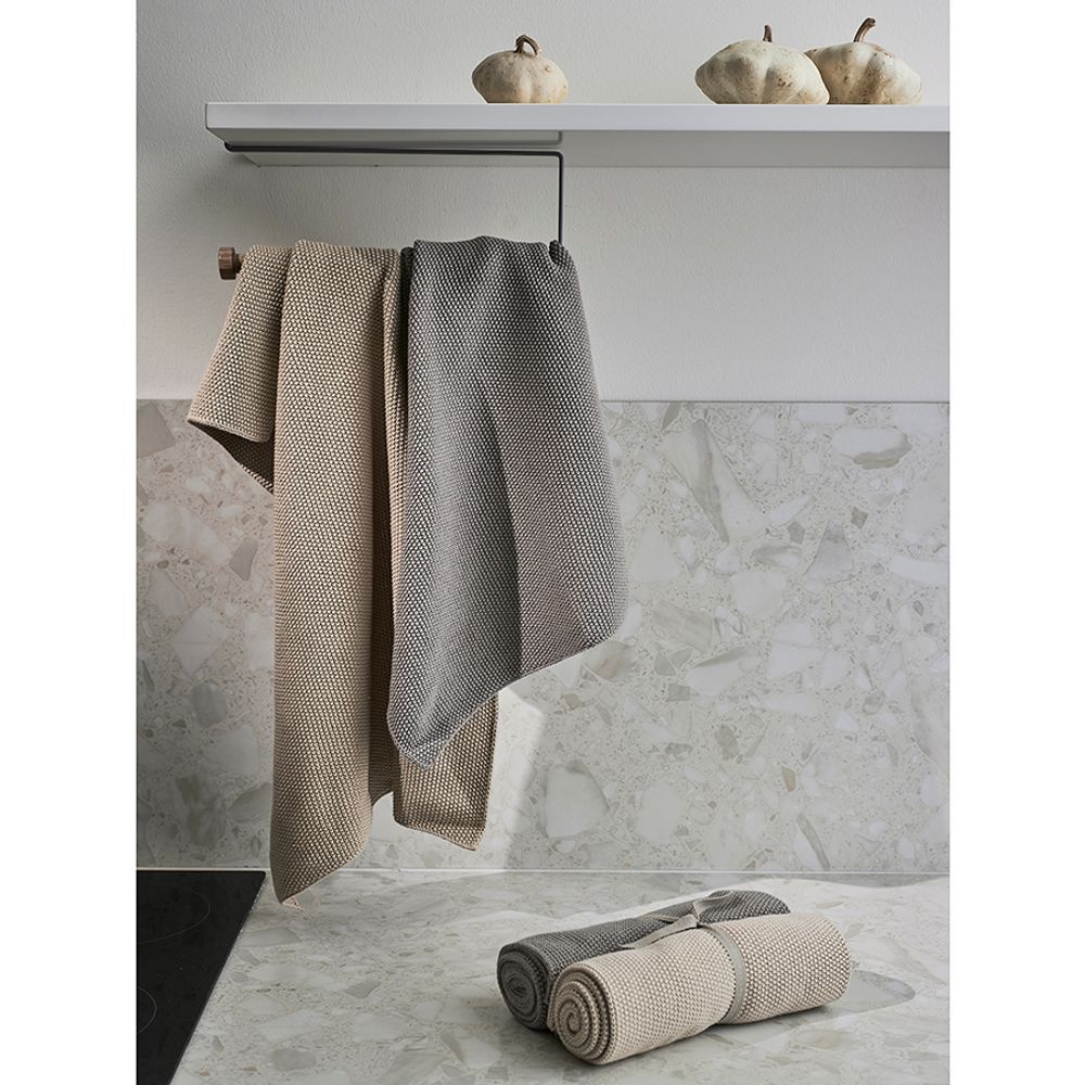 Набор из двух кухонных вязаных полотенец из коллекции Essential, темно-серое/бежевое