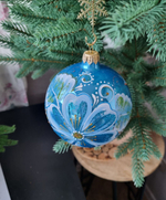 Шар стеклянный "Голубые цветы" ручная работа