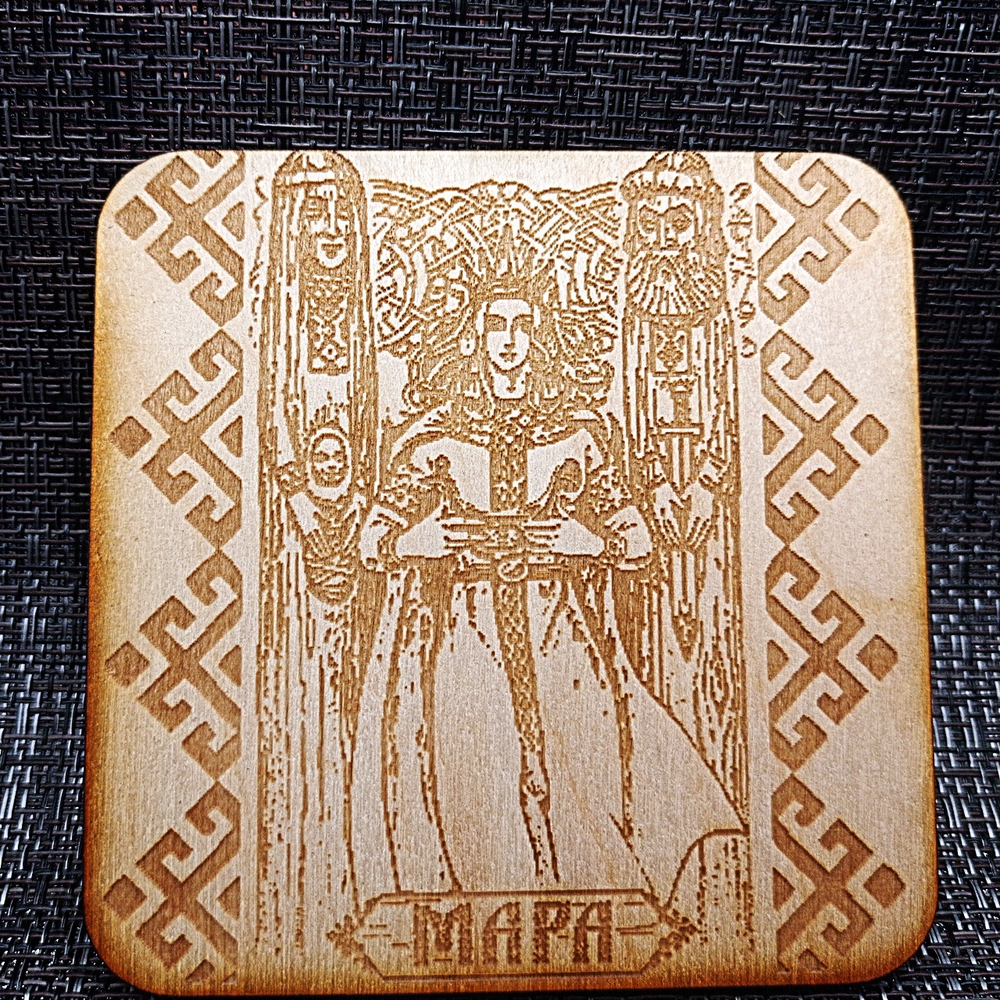Деревянная картина "Мара"