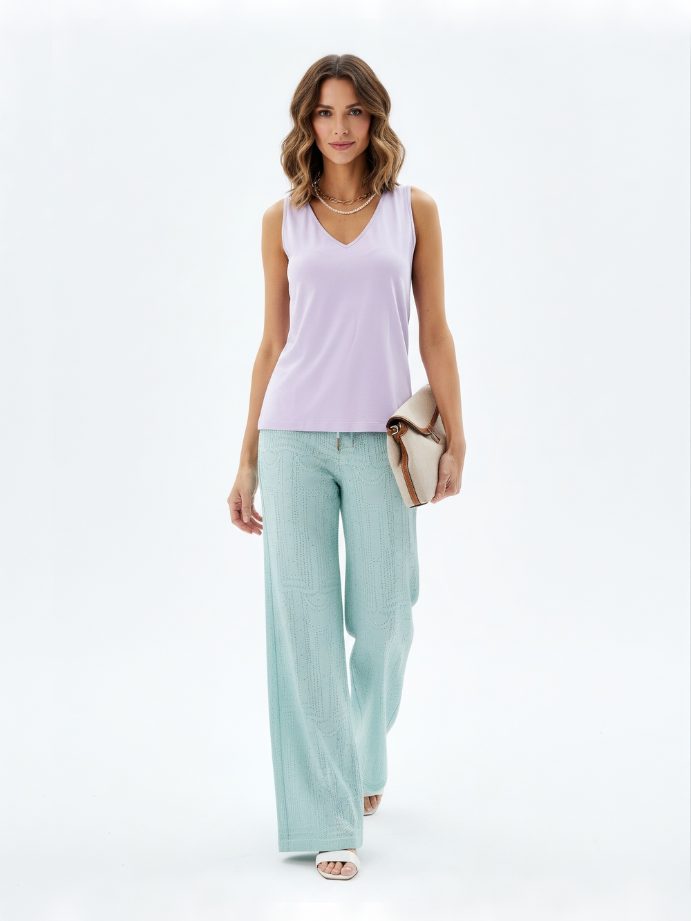 Базовый трикотажный топ с V-вырезом под пиджак