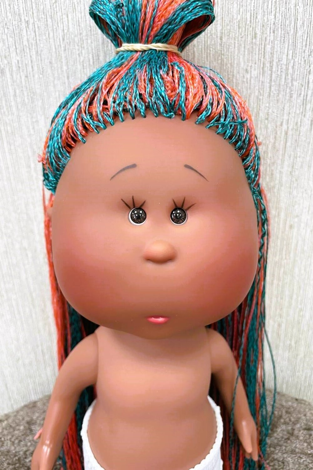 УЦЕНКА3 Кукла Nines виниловая 30см MIA без одежды (3000WN1)