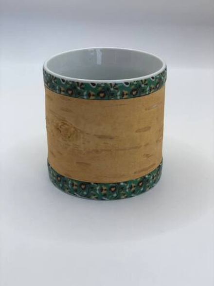 Кружка малая фарфоровая без ручки с берестой. Коллекция Изразец Коломенское. Цветы. Бревно (Log).