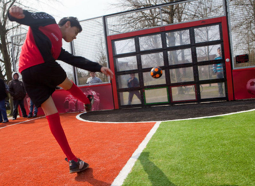 Интерактивные футбольные ворота Sutu