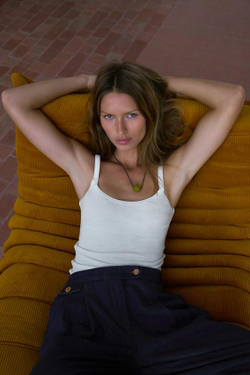 ZARA ШИРОКИЕ БРЮКИ С ЗАЩИПАМИ, СИНИЙ