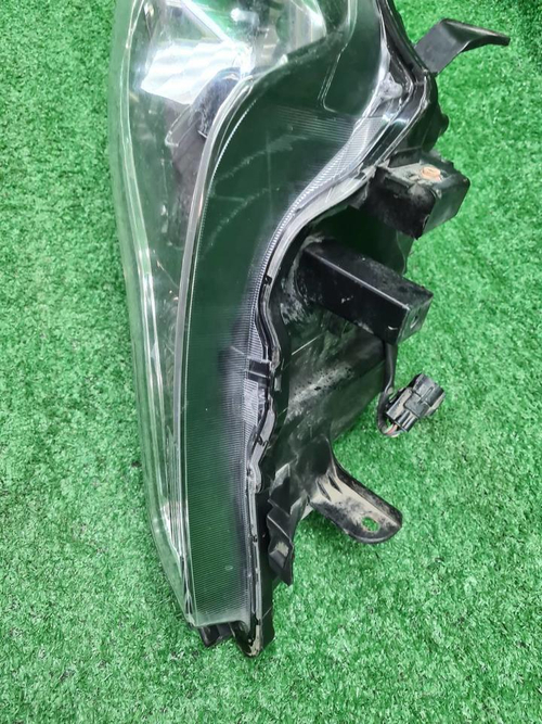 Битая Фара правая Toyota LC Prado 150 (13-17) LED