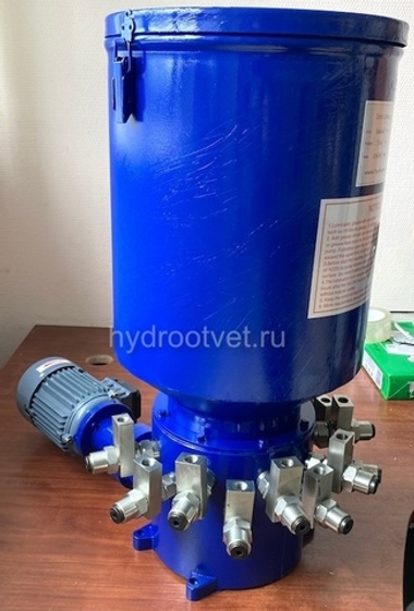 10DDRB-N3.5/10 - Станция смазки электрическая для многоточечных систем, рабочее давление до 315 бар, подача 3,5 мл/мин, мощность двигателя 0,18 кВт, объем бака 10 литров, число выходов: 10