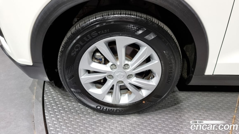 KG Mobility (Ssangyong) Very New Tivoli Бензин 1.5 2WD (02.2020)