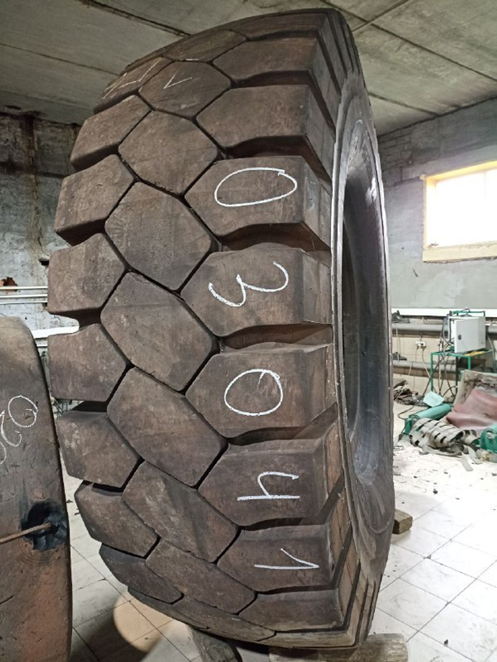 33.00R51 Bridgestone VRDP шина б/у