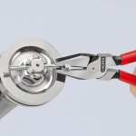 Плоскогубцы комбинированные особой мощности черненые 225 мм Knipex 02 01 225