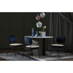 Стул с подлокотниками и контрастным кантом Bergenson Bjorn Pea, велюр, темно-синий/бежевый