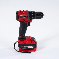 Milwaukee Дрель-шуруповерт, 18 В, 65 Нм, 2 АКБ