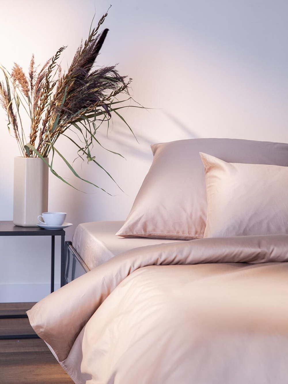 Простыня из премиального сатина бежевого цвета из коллекции essential, 240х270 см