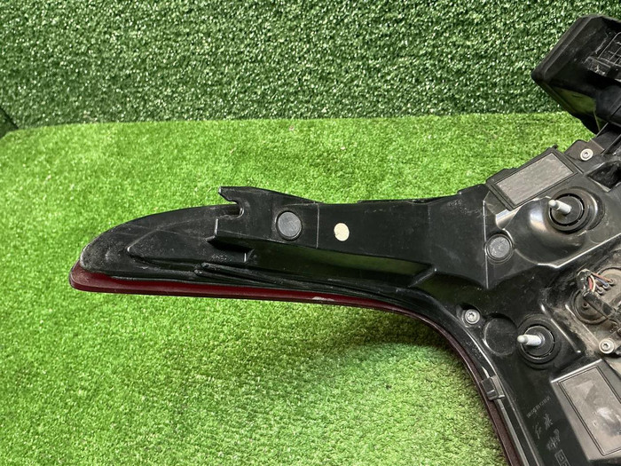 Фонарь правый внешний Hongqi H5 2 (2022-н.в.)