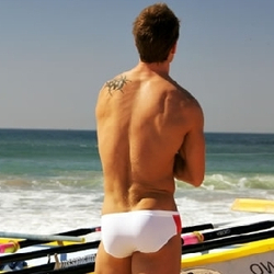 Мужские плавки брифы белые с черно-красными полосами AussieBum Brief White