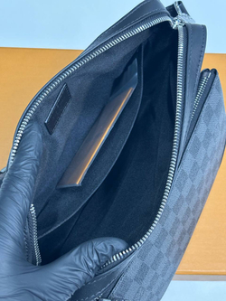 Сумка-мессенджер Louis Vuitton