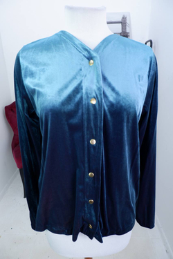 Блузка бархатная, визуально на 48 размер