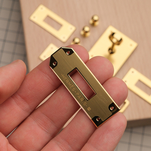 Kelly Depeches 25 // Комплект фурнитуры из нержавеющей стали, цвет золото, с логотипом