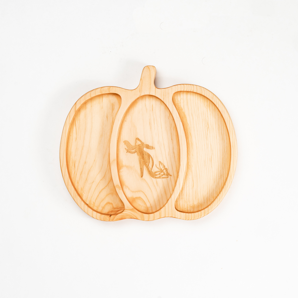 Менажница деревянная из сибирского кедра для подачи блюд и закусок с гравировкой "ТЫКОВКА". MG105