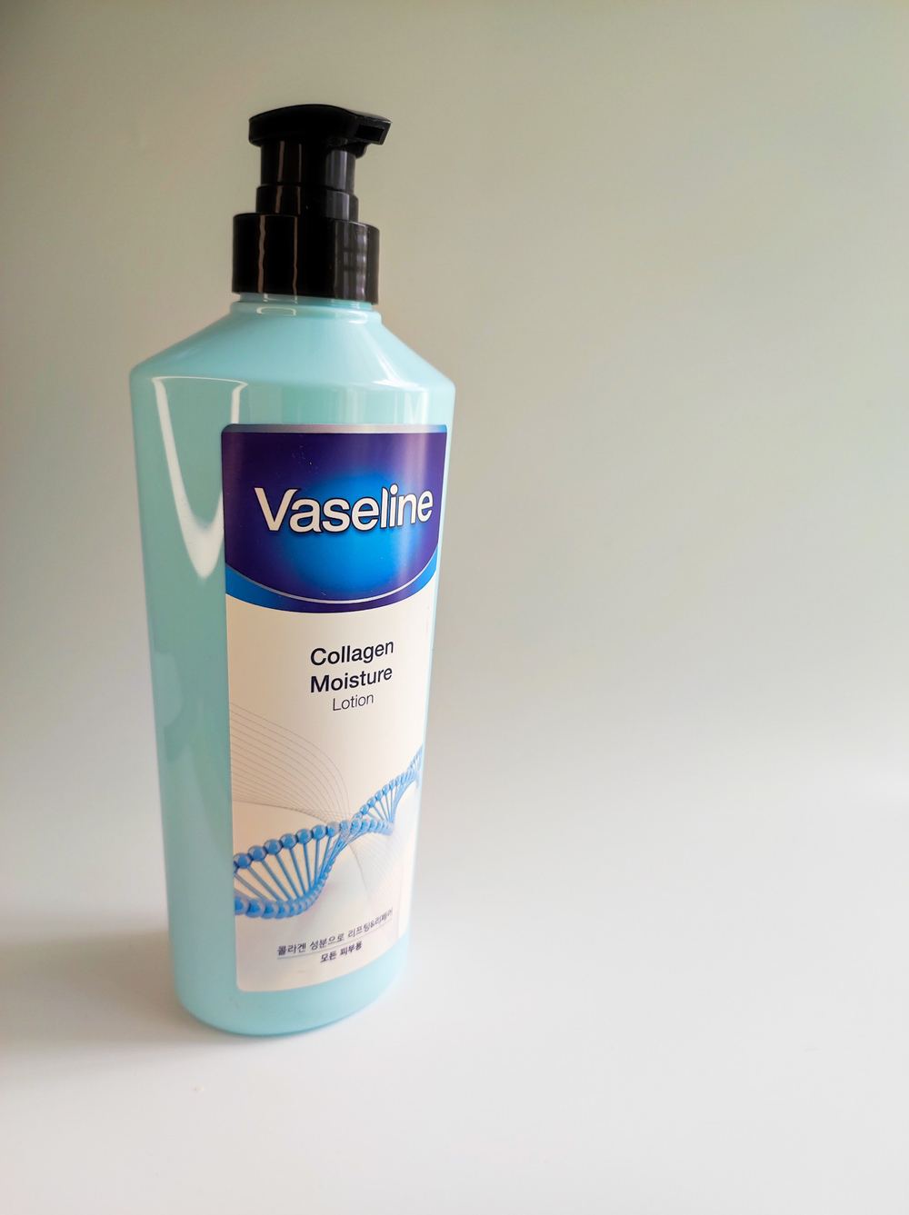 Лосьон для тела увлажняющий FOODAHOLIC VASELINE COLLAGEN MOISTURE LOTION