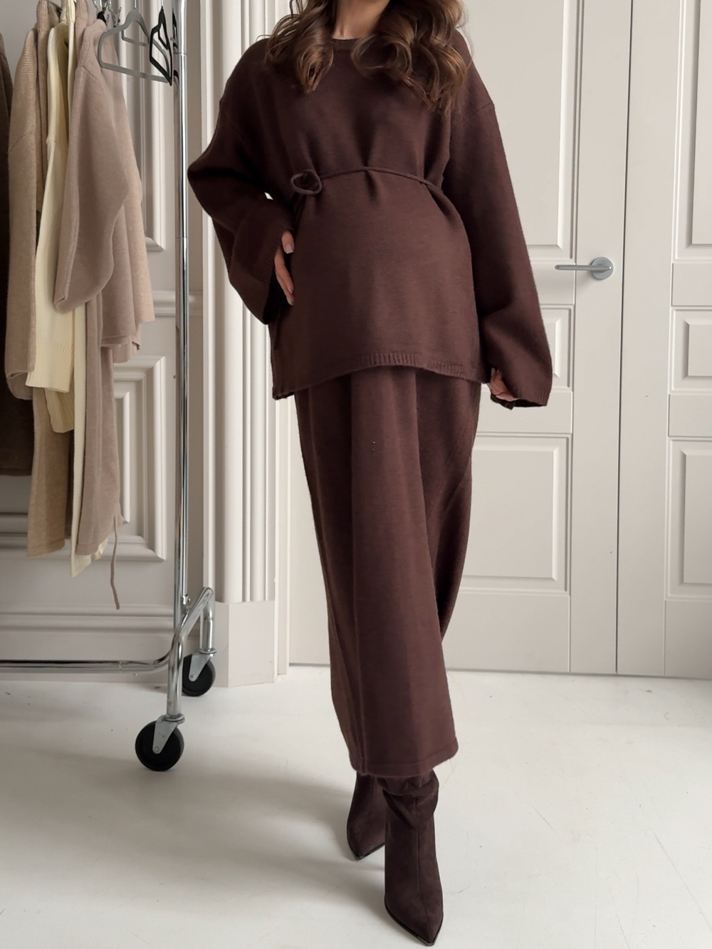 Комплект вязаный, свитер с завязкой и юбка