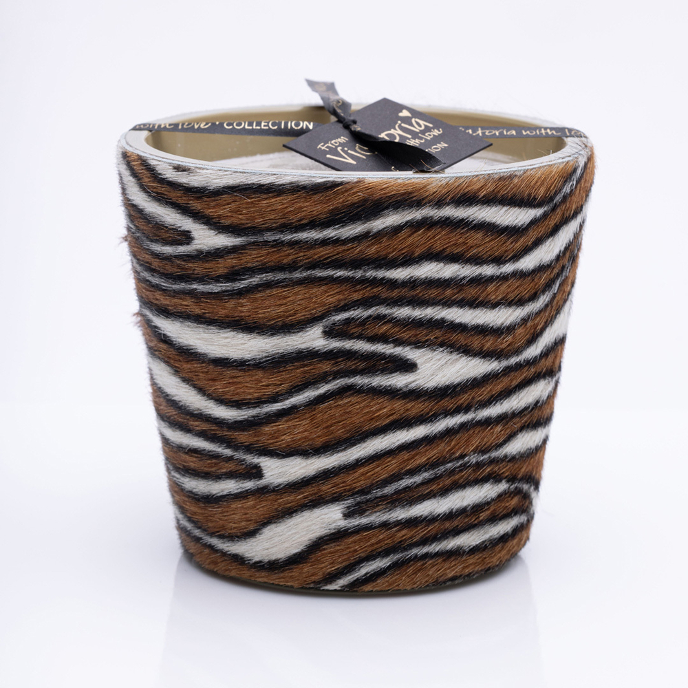 Свеча ароматическая 1.8кг Victoria with Love Hairy tricolore