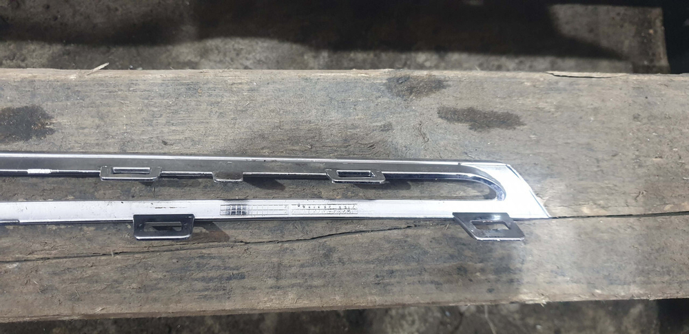 Молдинг решетки радиатора  Mercedes GLC (X253) 15-19 Б/У Оригинал A2538880385