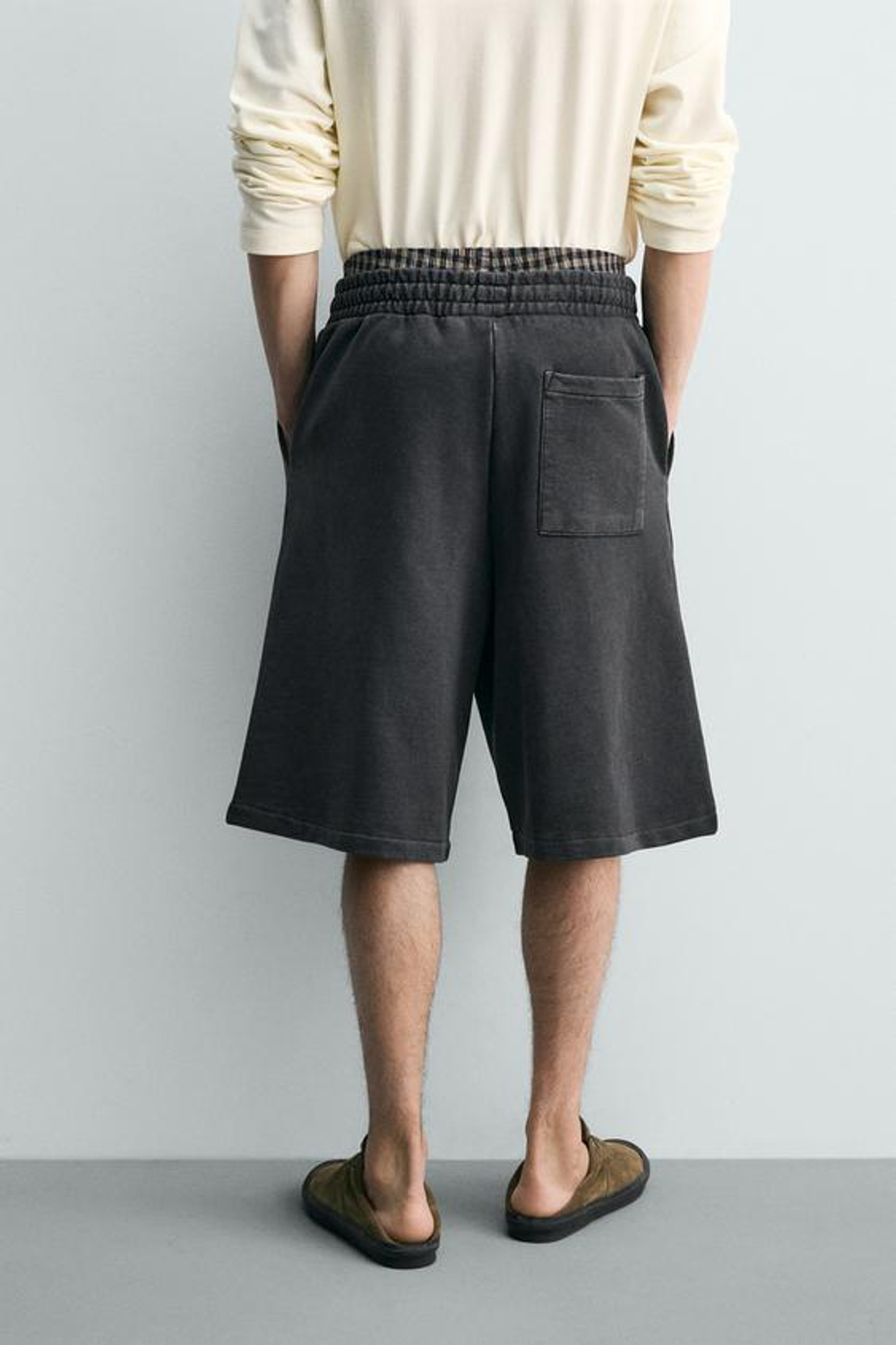 ZARA ШОРТЫ-ДЖОГГЕРЫ RELAXED FIT С ЭФФЕКТОМ ПОТЕРТОСТИ, ТЕМНЫЙ АНТРАЦИТ