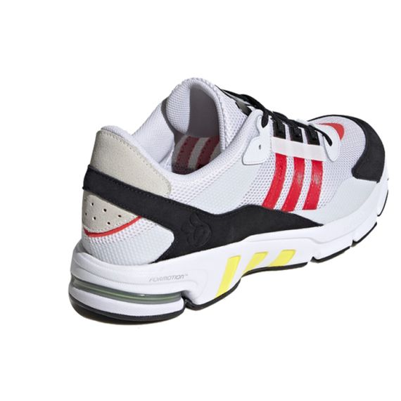 Adidas EQT С бежевыми кроссовками Низкие цены