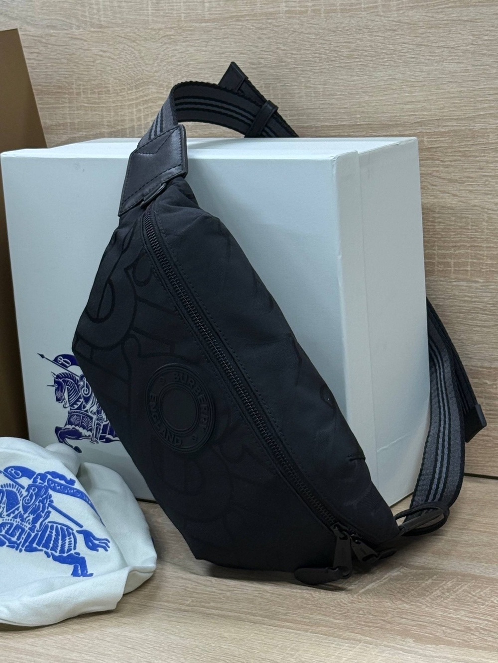 Поясная-нагрудная сумка Burberry