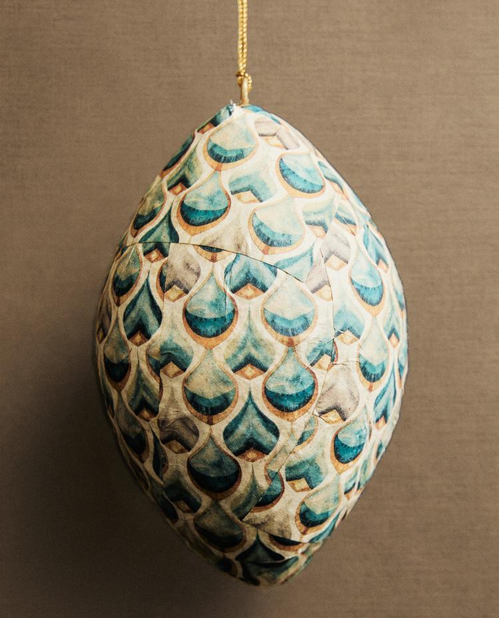 ZARA HOME БУМАЖНОЕ ЕЛОЧНОЕ ИГРУШКА В ФОРМЕ ДЛИННОГО ШАРА, ЭКРЮ