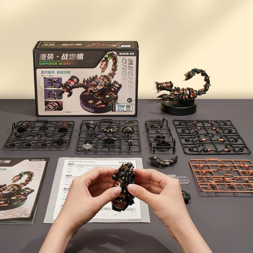 Сборная модель Имперский скорпион MI04 (Emperor Scorpion) (ROKR)