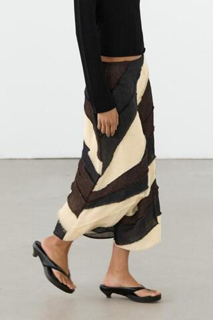 Massimo Dutti Многослойная контрастная льняная юбка миди, коричневый