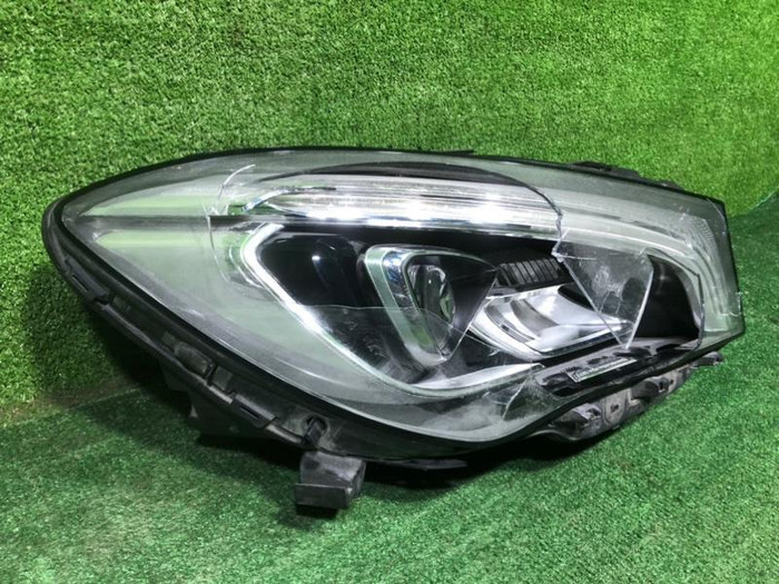 Фара правая Mercedes CLA C117 (2016-2019) LED