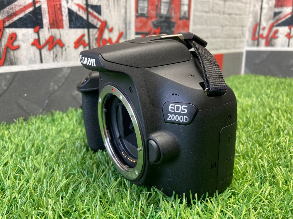 Canon 2000D + 18-55mm 170 кадров Покупка/Продажа