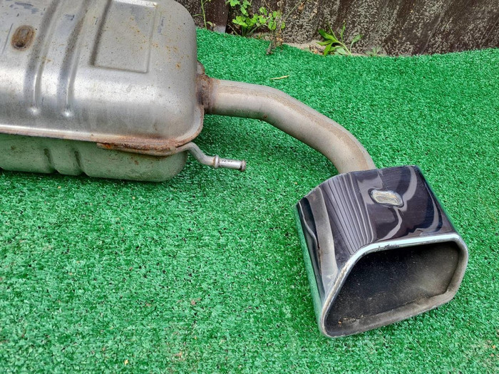 Глушитель Hongqi HS5 (2019-н.в.)