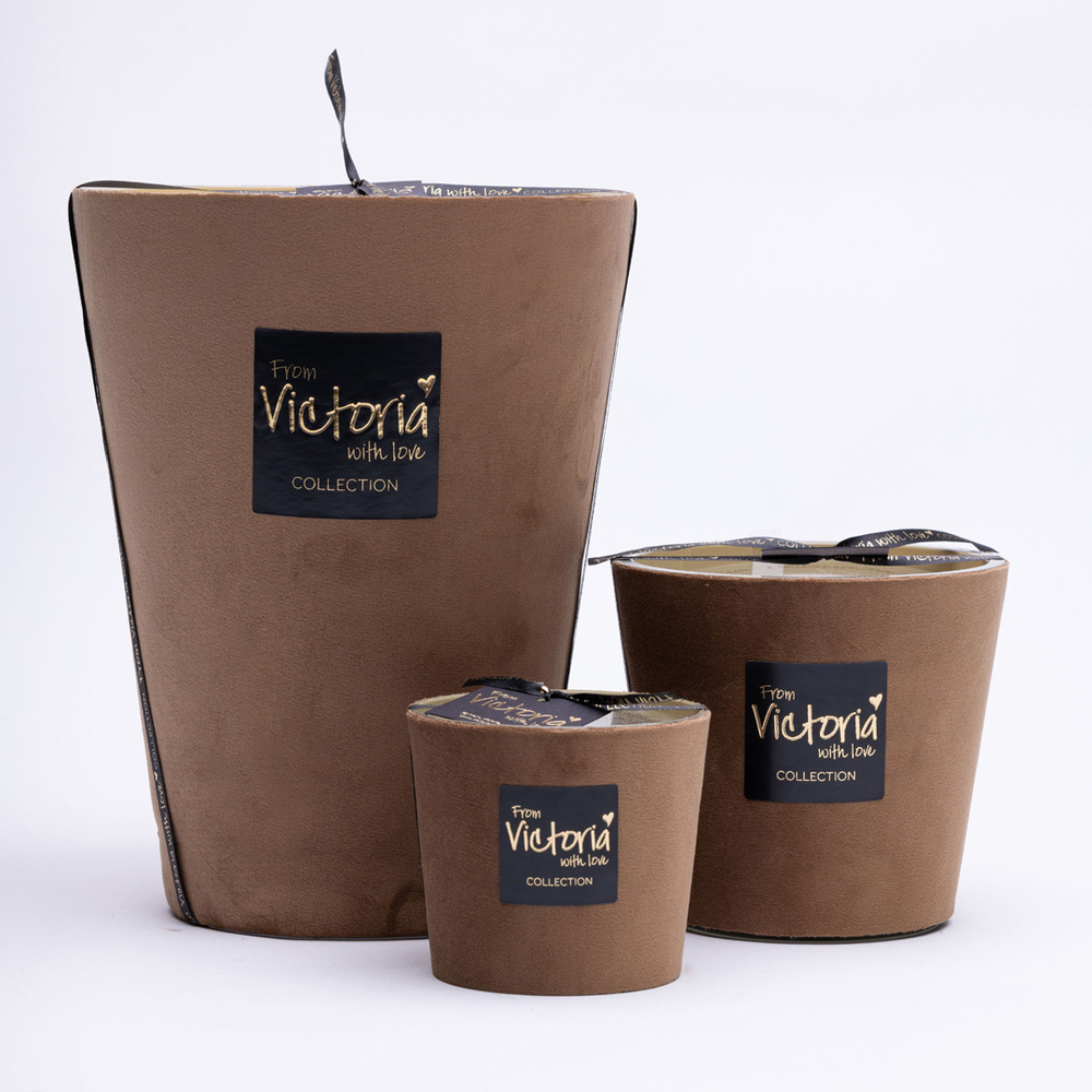 Свеча ароматическая 400г Victoria with Love Velvet light brown