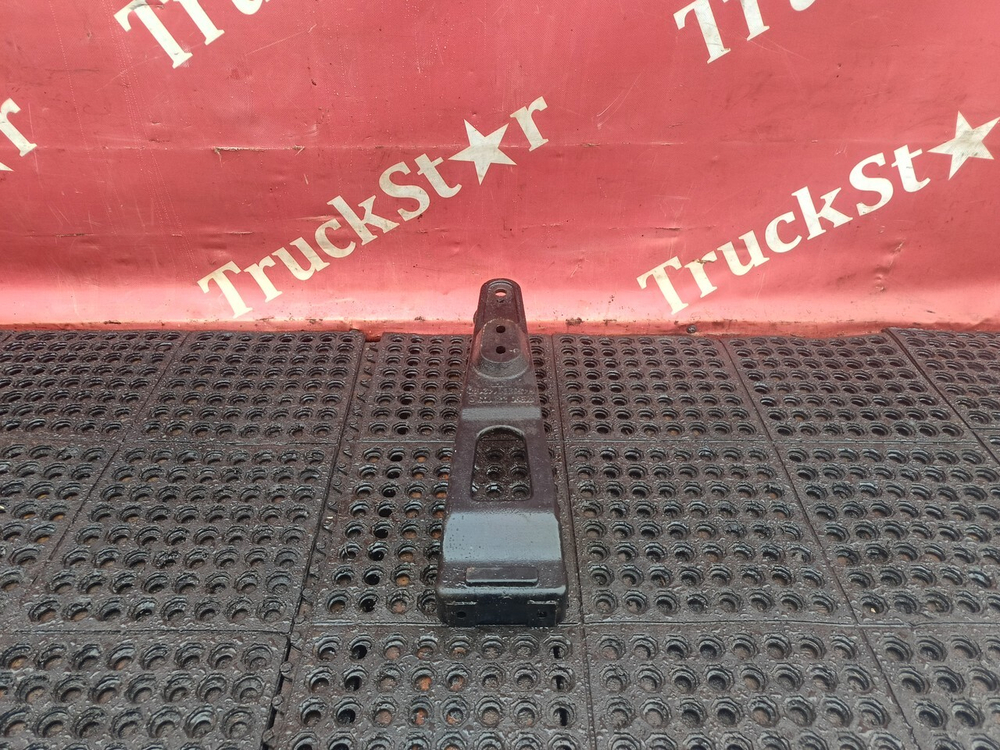 Кронштейн замка кабины 2023г