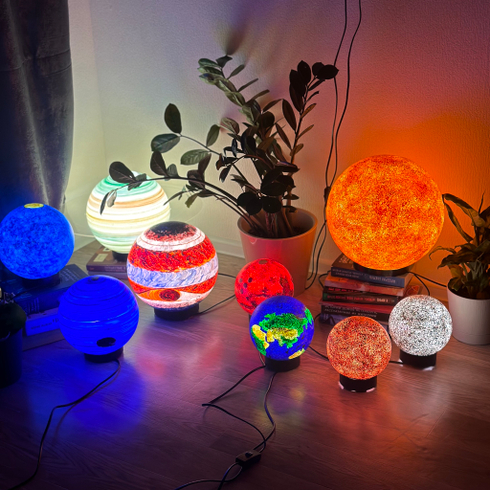 Солнечная система: Солнце (30 см) и 8 планет