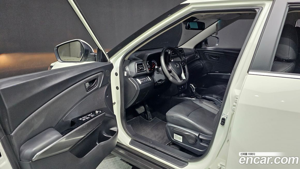 KG Mobility (Ssangyong) Very New Tivoli Бензин 1.5 2WD (05.2020)