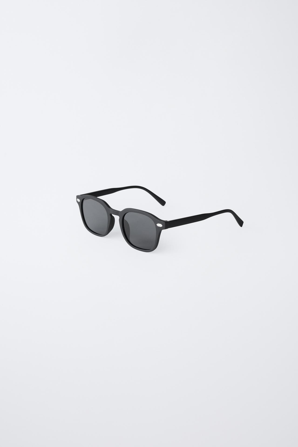 ZARA СОЛНЦЕЗАЩИТНЫЕ ОЧКИ В ПРОРЕЗИНЕННОЙ ОПРАВЕ, ЧЕРНЫЙ