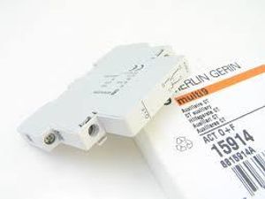 Merlin Gerin. Вспомогательный контакт 15914 ACT o+f, 1НО+1НЗ