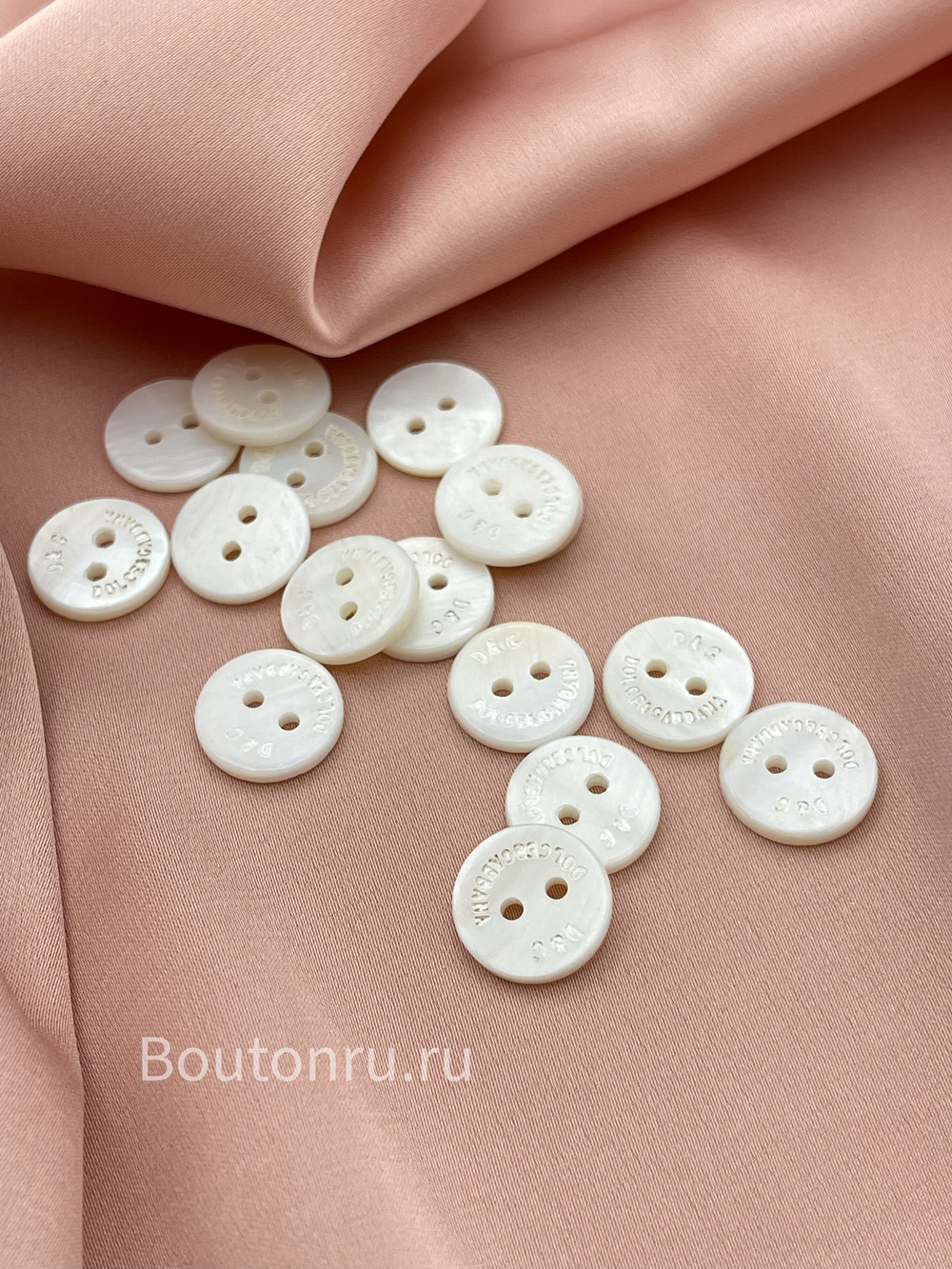 Пуговицы ДГ теплый белый перламутр